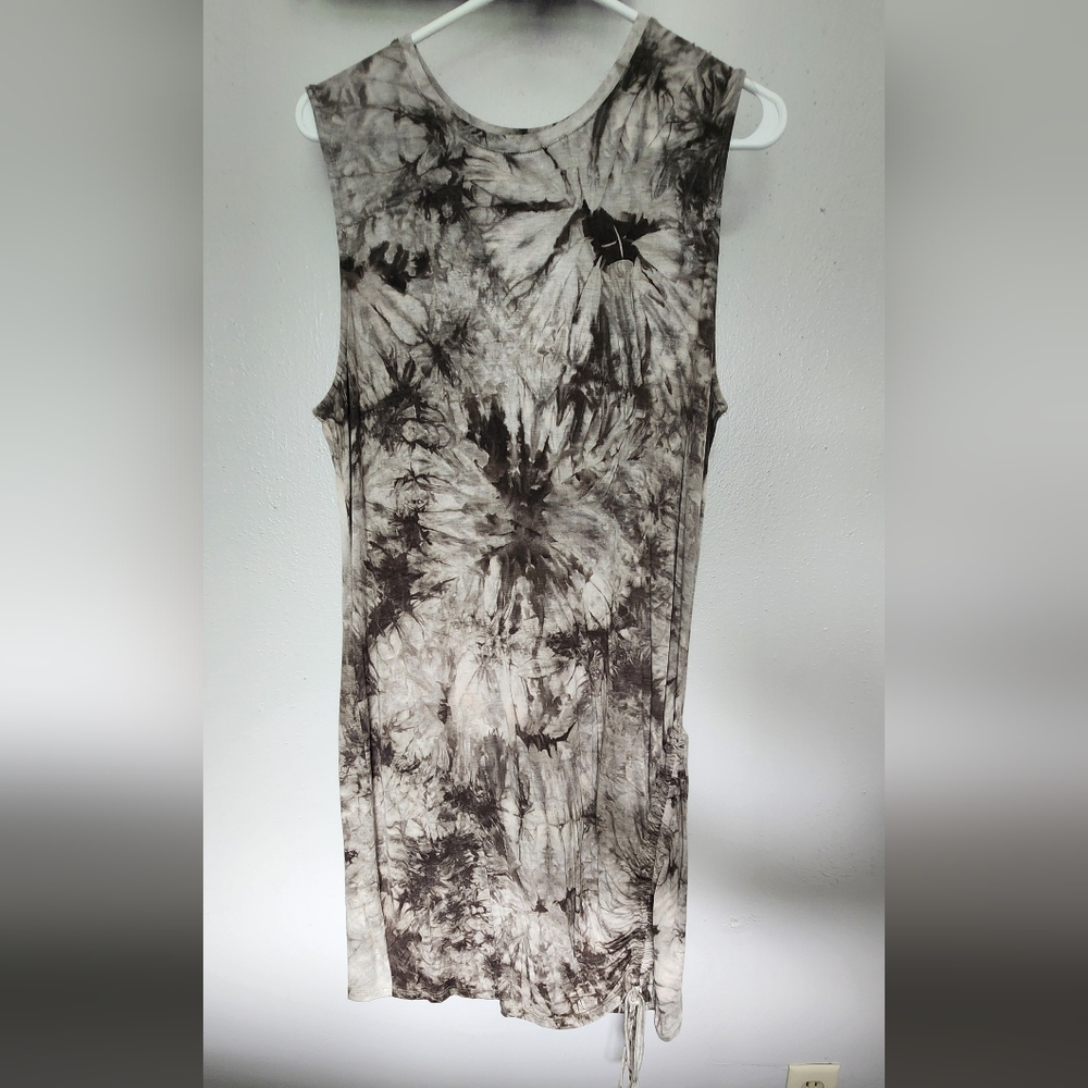 Large  greenish Tie-dyed T-shirt material.One side can be cinched.